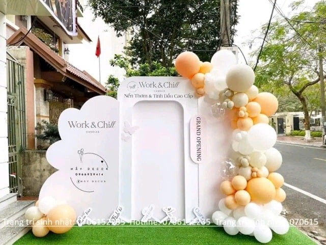 Dịch Vụ Thi Công Backdrop Khai Trương Chuyên Nghiệp – Giá Tốt Tại TP.HCM 37 Thi Công Backdrop Khai Trương đẹp, Uy Tín Min