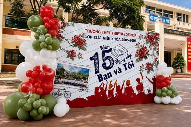 Trang Trí Tổng Kết Năm Học Chuyên Nghiệp Tại TP.HCM – Giải Pháp Trọn Gói Cho Trường Học, Mầm Non, Tiểu Học & Trung Tâm Tiếng Anh 44 Trang Trí Backdrop Hợp Mặt Học Sinh