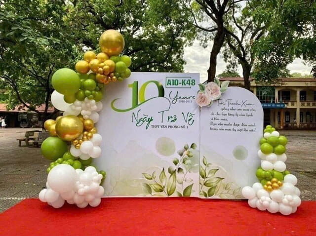 Trang Trí Tổng Kết Năm Học Chuyên Nghiệp Tại TP.HCM – Giải Pháp Trọn Gói Cho Trường Học, Mầm Non, Tiểu Học & Trung Tâm Tiếng Anh 30 Trang Trí Tổng Kết Năm Học Tại Trường Cấp 2